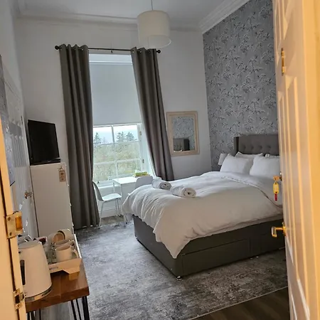 Langhouse Castle Bed And Breakfast-2